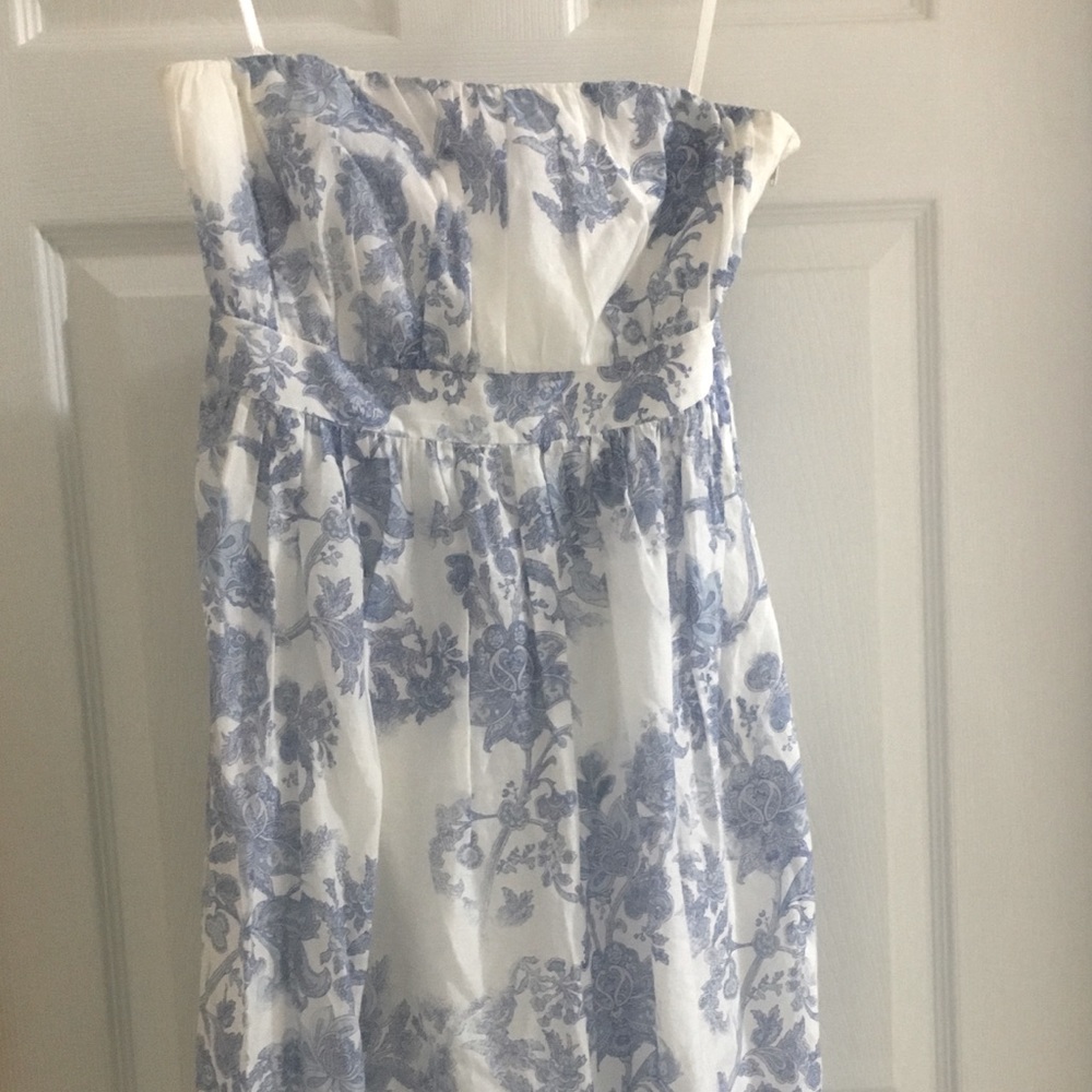 Vintage look strapless dress